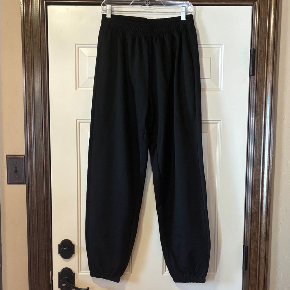 NWT Ladies Medium HeSaYep Black Jogger Pants - Elastic Waist and Pockets (ABBA)